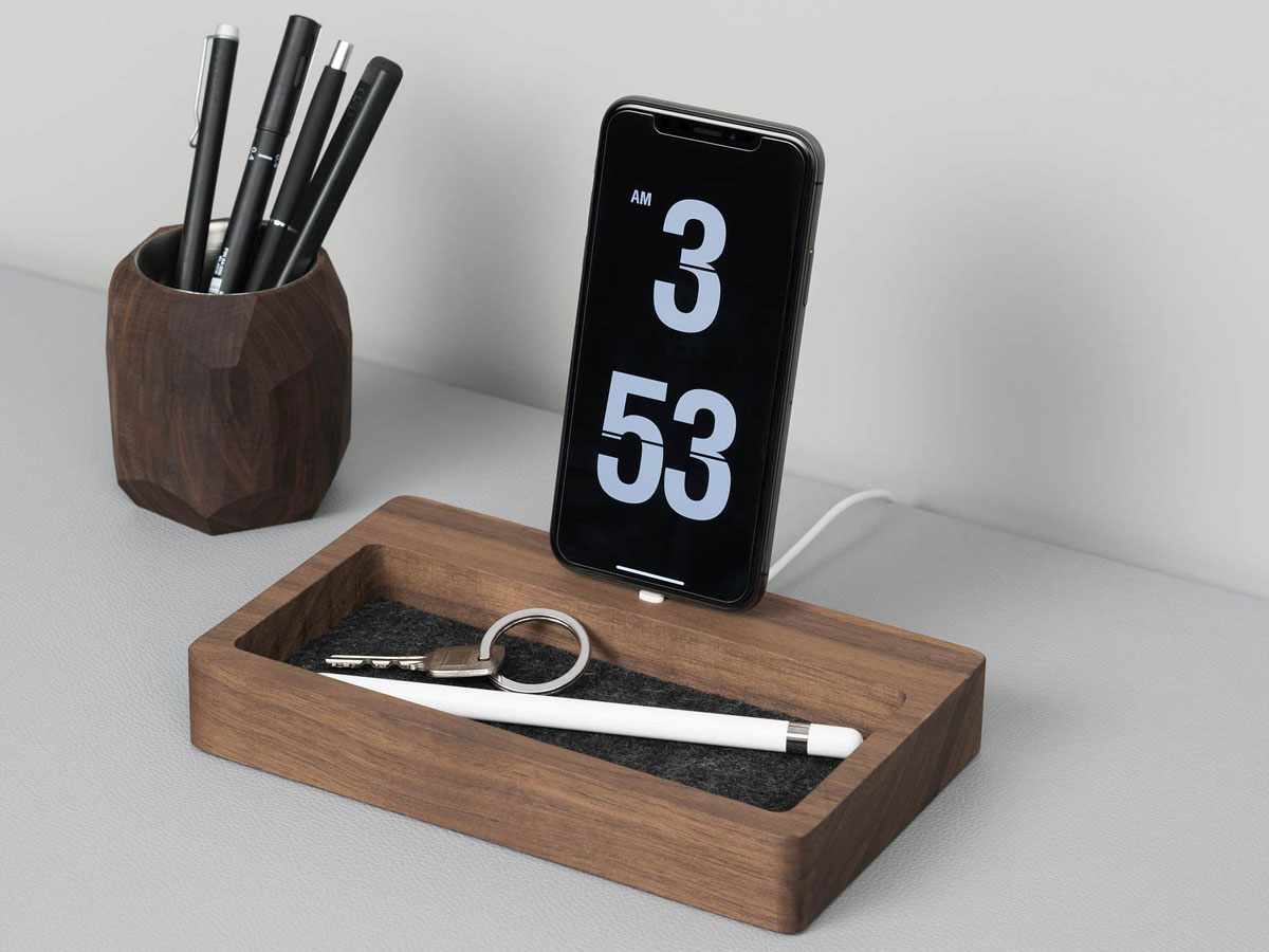 Oakywood Dock Organizer Walnut - Houten Catchall met Lightning Dock