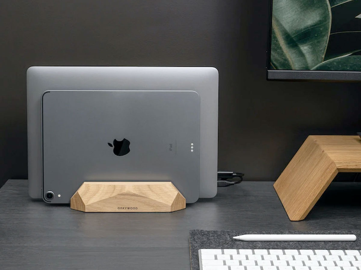 Oakywood Dual Vertical Laptop Dock Oak - Houten MacBook Standaard