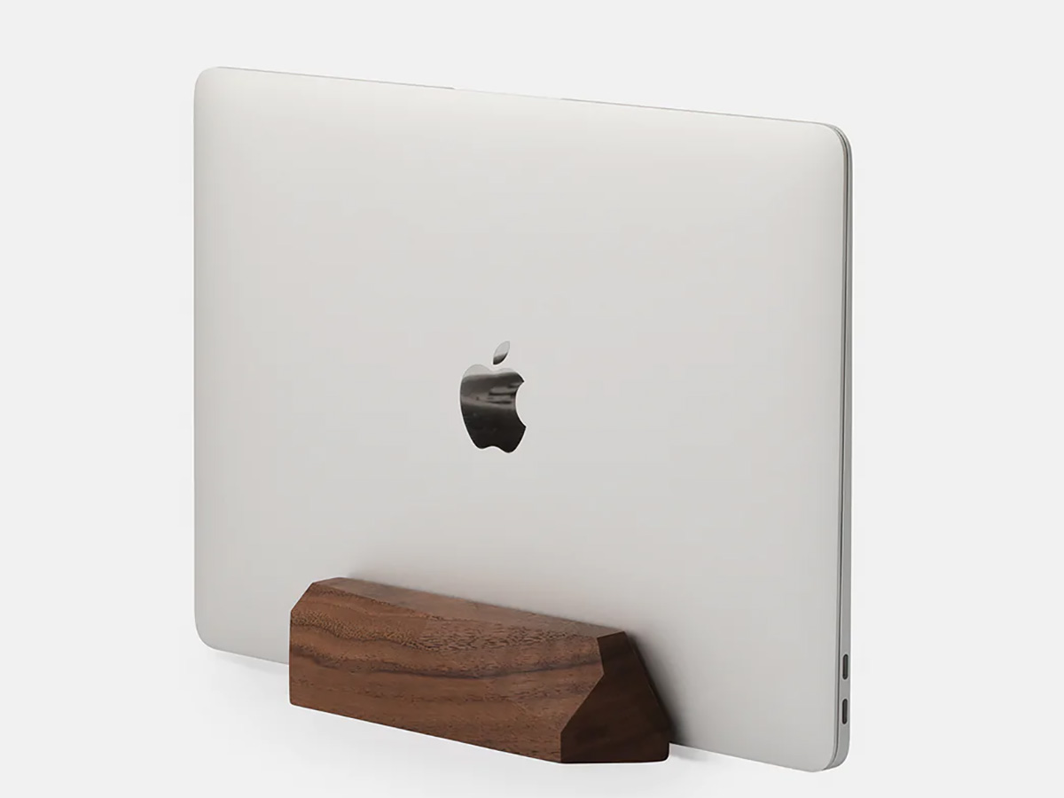 Oakywood Vertical Laptop Dock Walnut - Houten MacBook Standaard