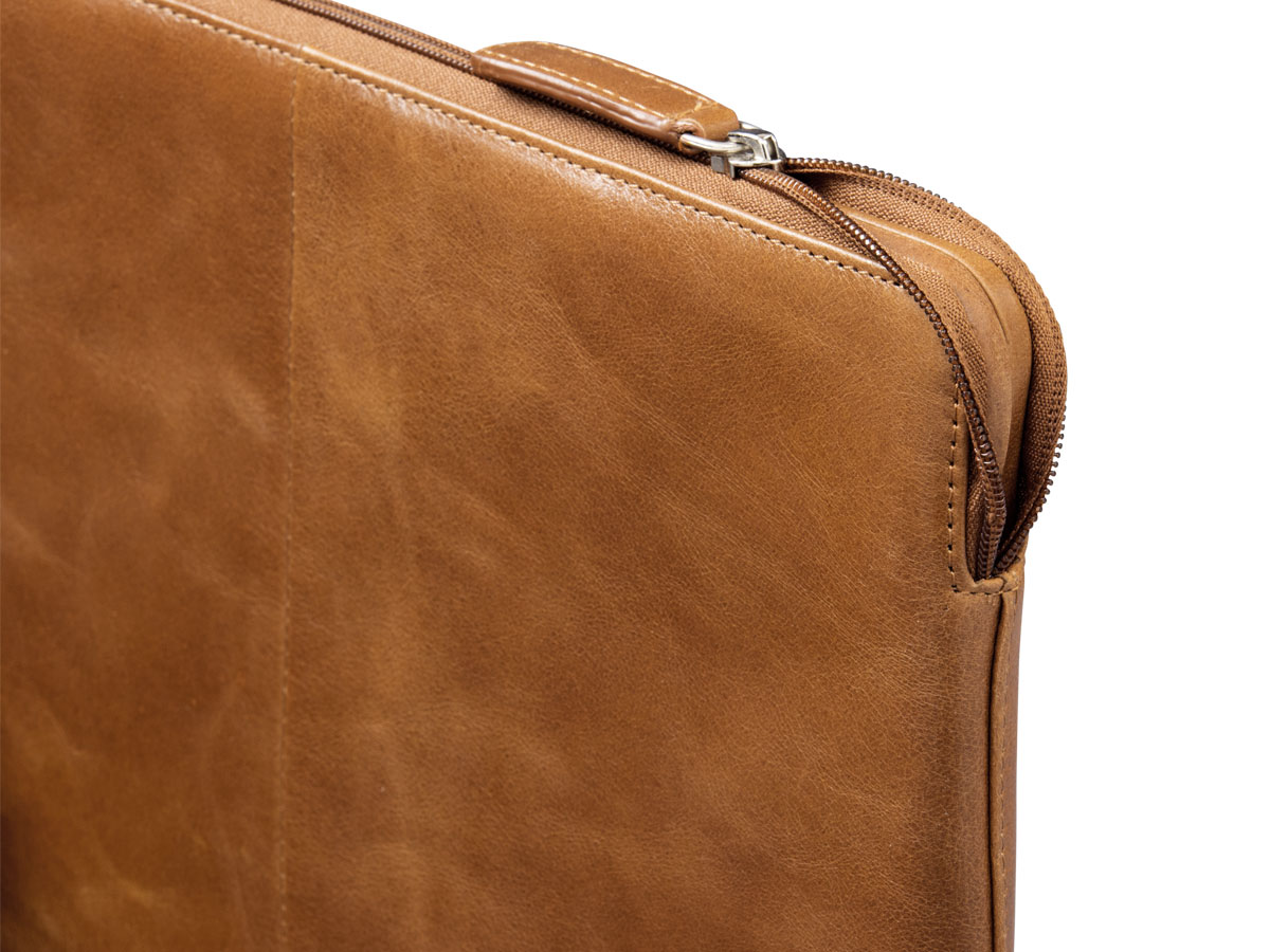 Dbramante1928 Skagen Sleeve Tan Leer - MacBook Pro 16