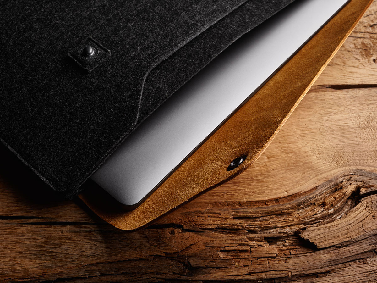 Mujjo Envelope Sleeve Tan - MacBook Pro 16