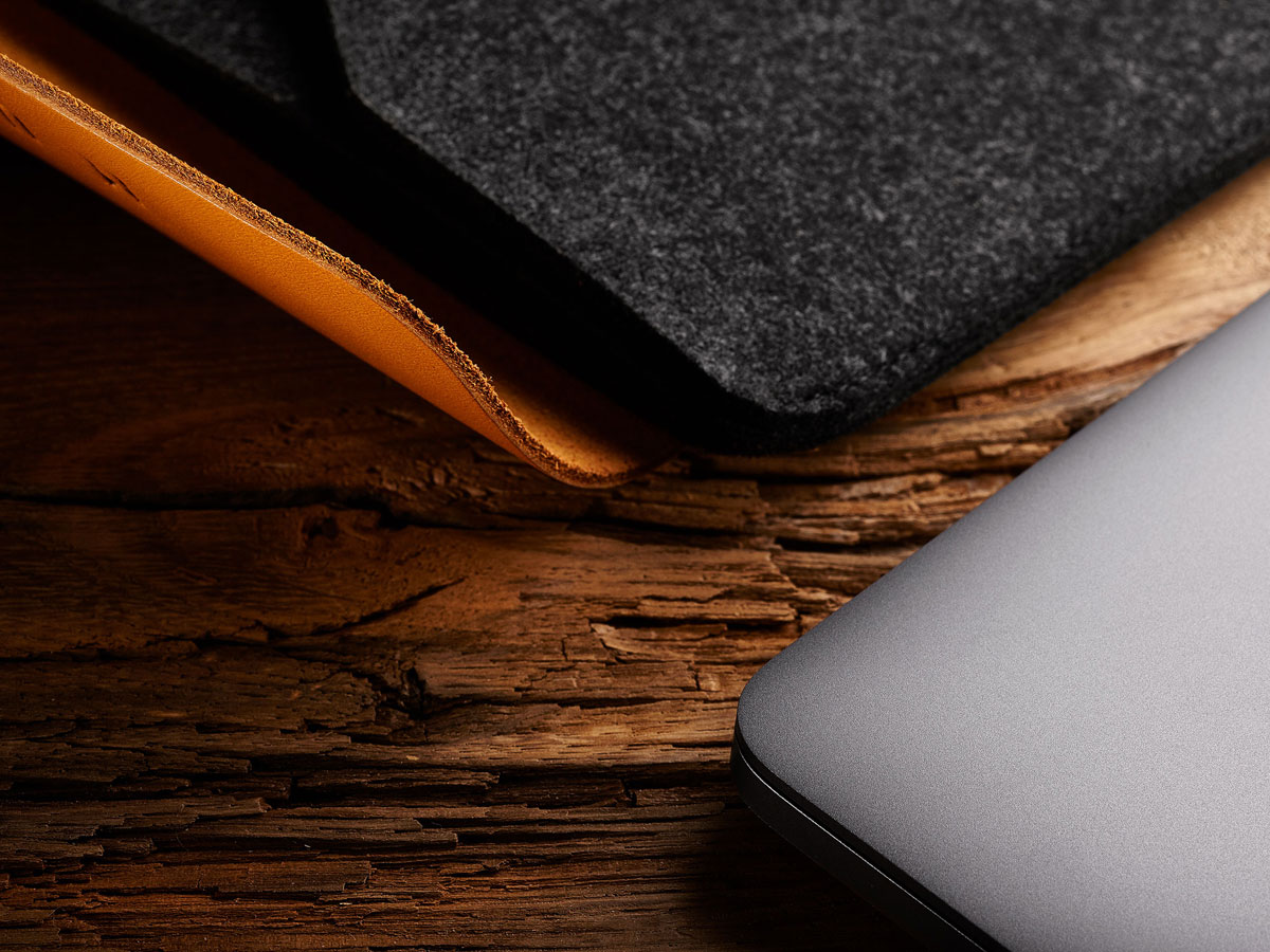 Mujjo Envelope Sleeve Tan - MacBook Pro 16