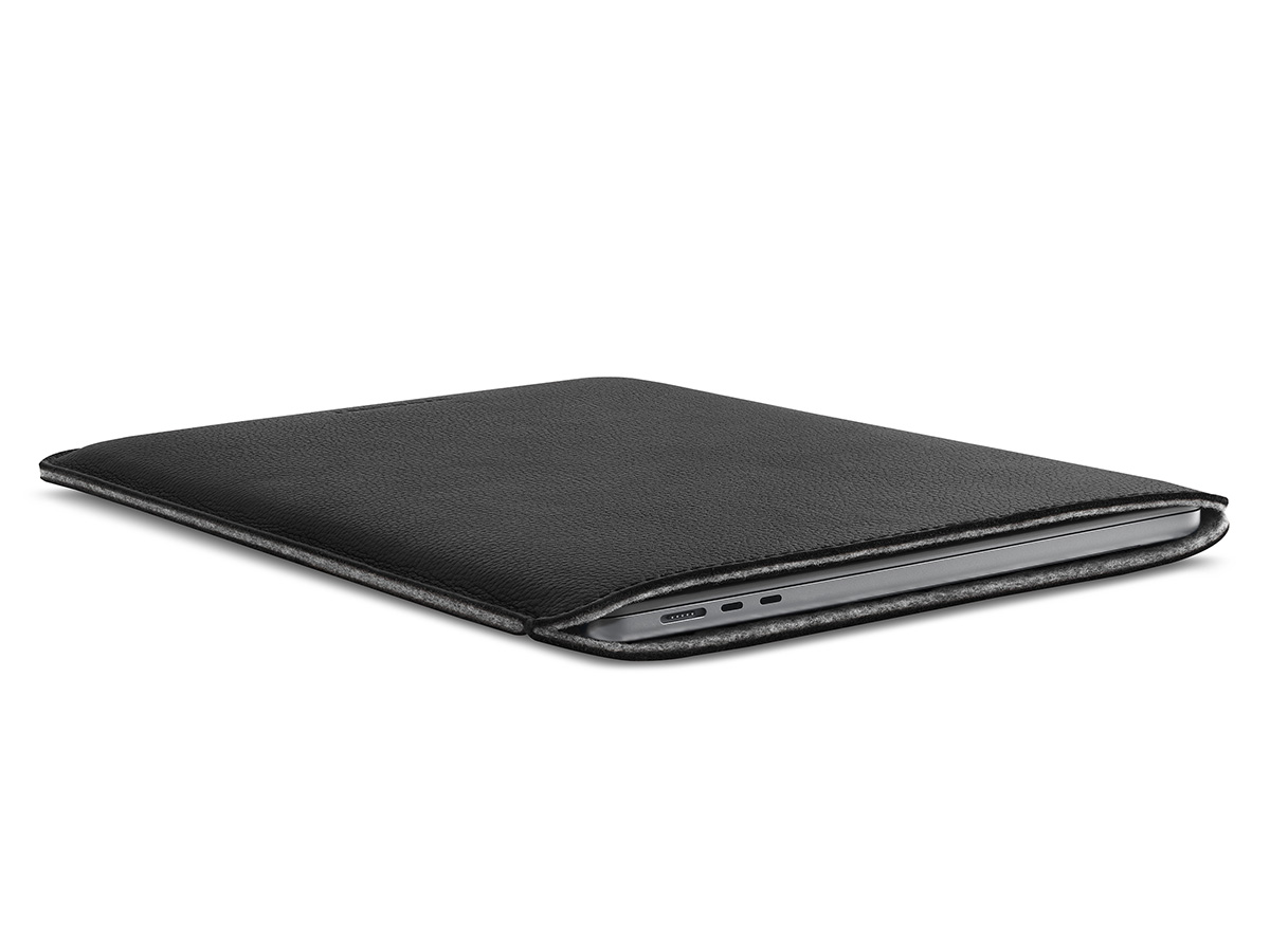 Woolnut Leather Sleeve Zwart - MacBook Air 15