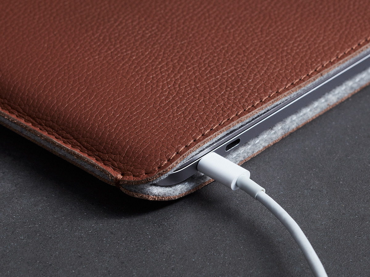 Woolnut Leather Sleeve Cognac - MacBook Air/Pro 13