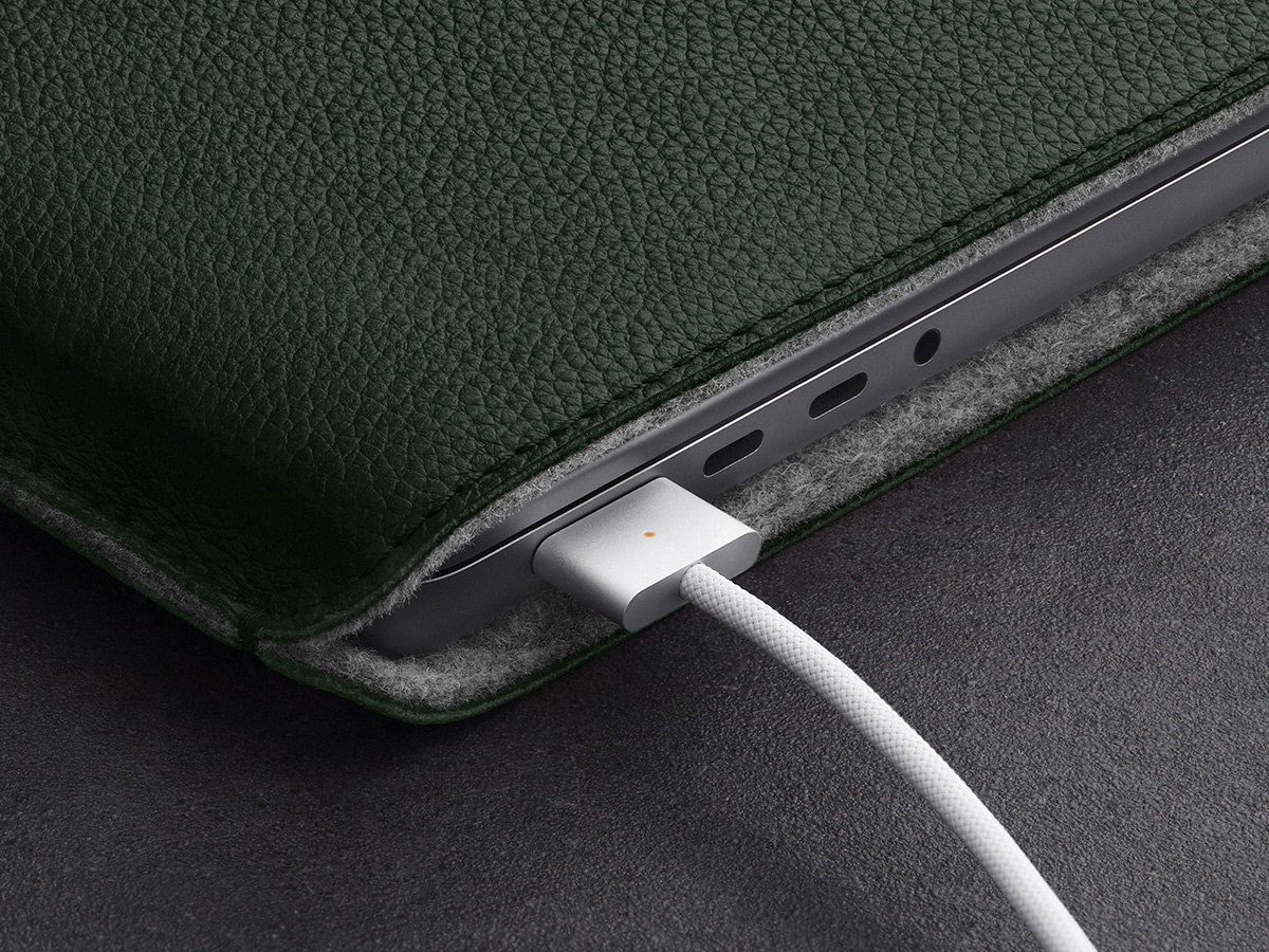 Woolnut Leather Sleeve Groen - MacBook Pro 14