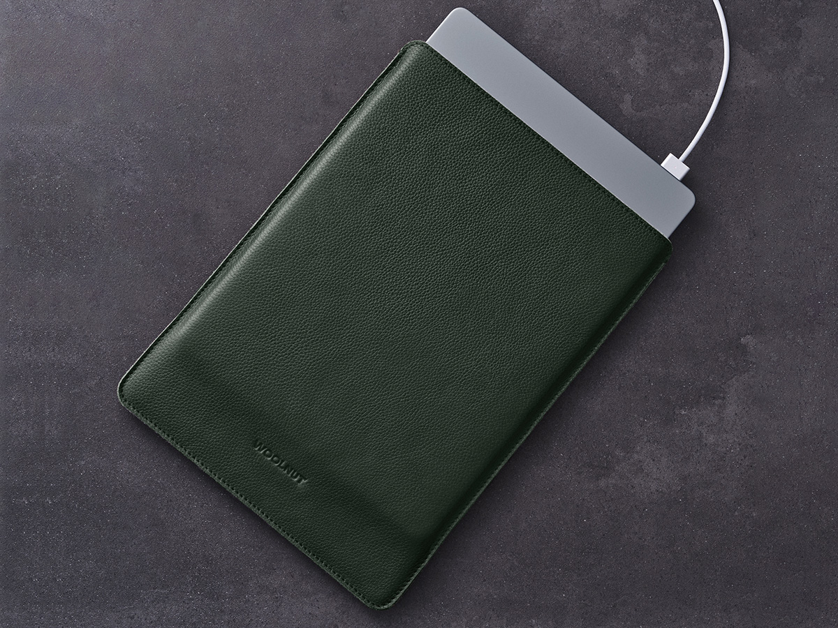 Woolnut Leather Sleeve Groen - MacBook Pro 14