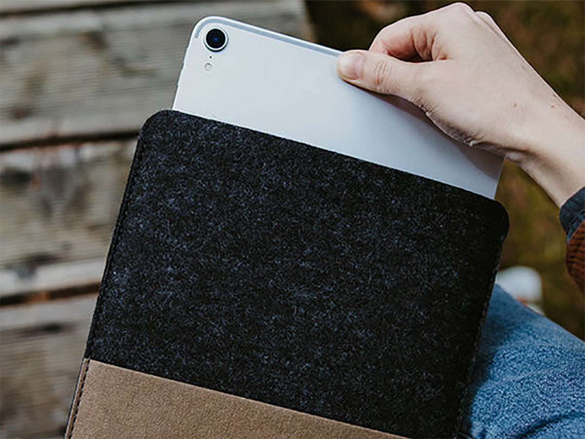 Oakywood Felt Sleeve Anthracite - iPad 10.9