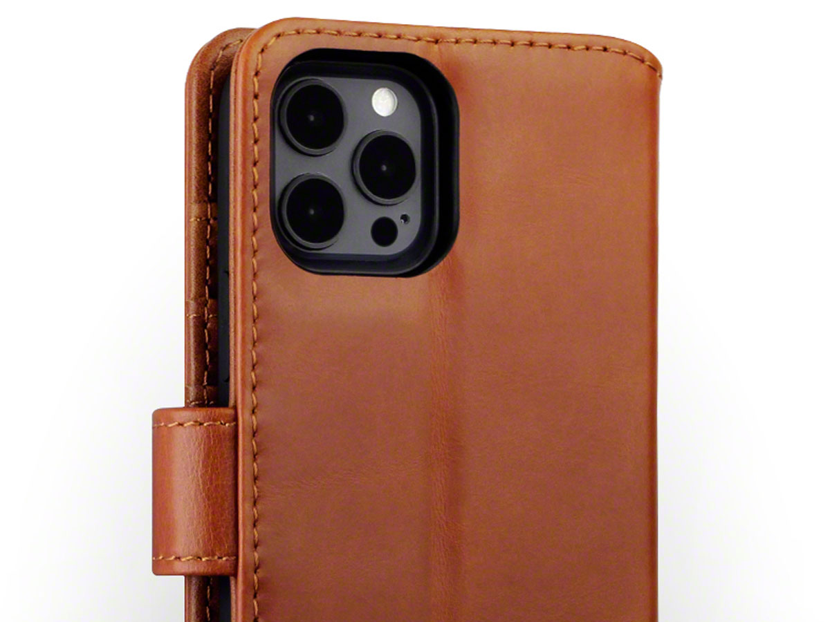 CaseBoutique Leather Wallet Cognac Leer - iPhone 12/12 Pro hoesje