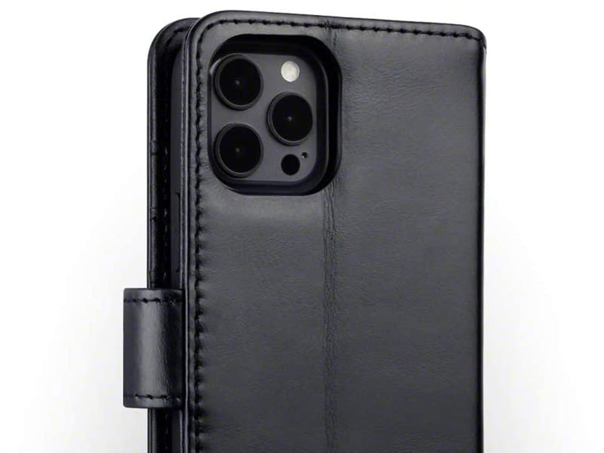 CaseBoutique Leather Wallet Zwart Leer - iPhone 12/12 Pro hoesje