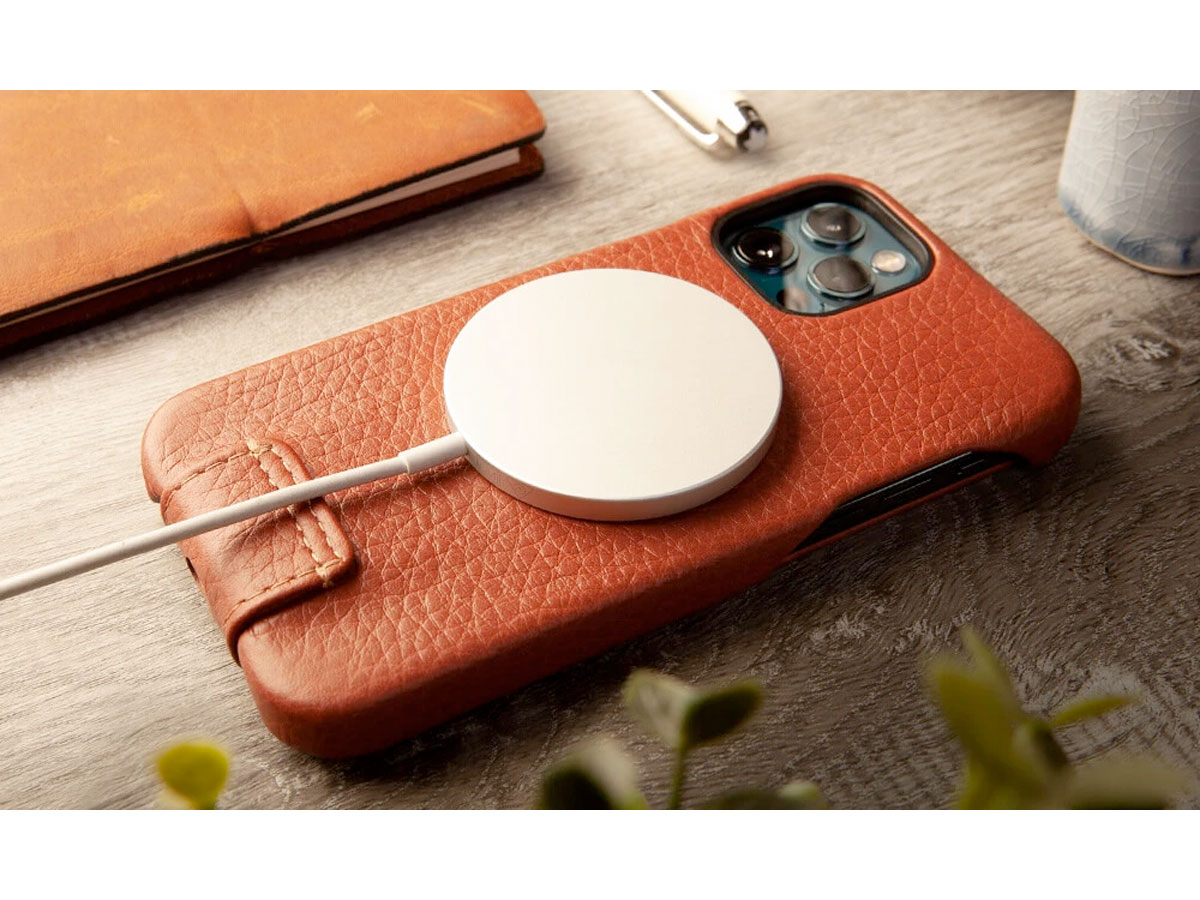 Vaja Top MagSafe Leather Flipcase Cognac - iPhone 12/12 Pro Hoesje Leer