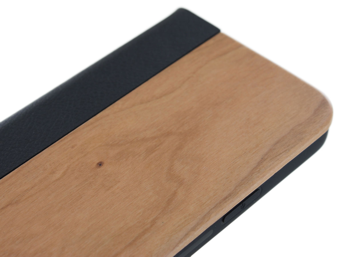 Wooden Bookcase Cherry - Houten iPhone 13 hoesje