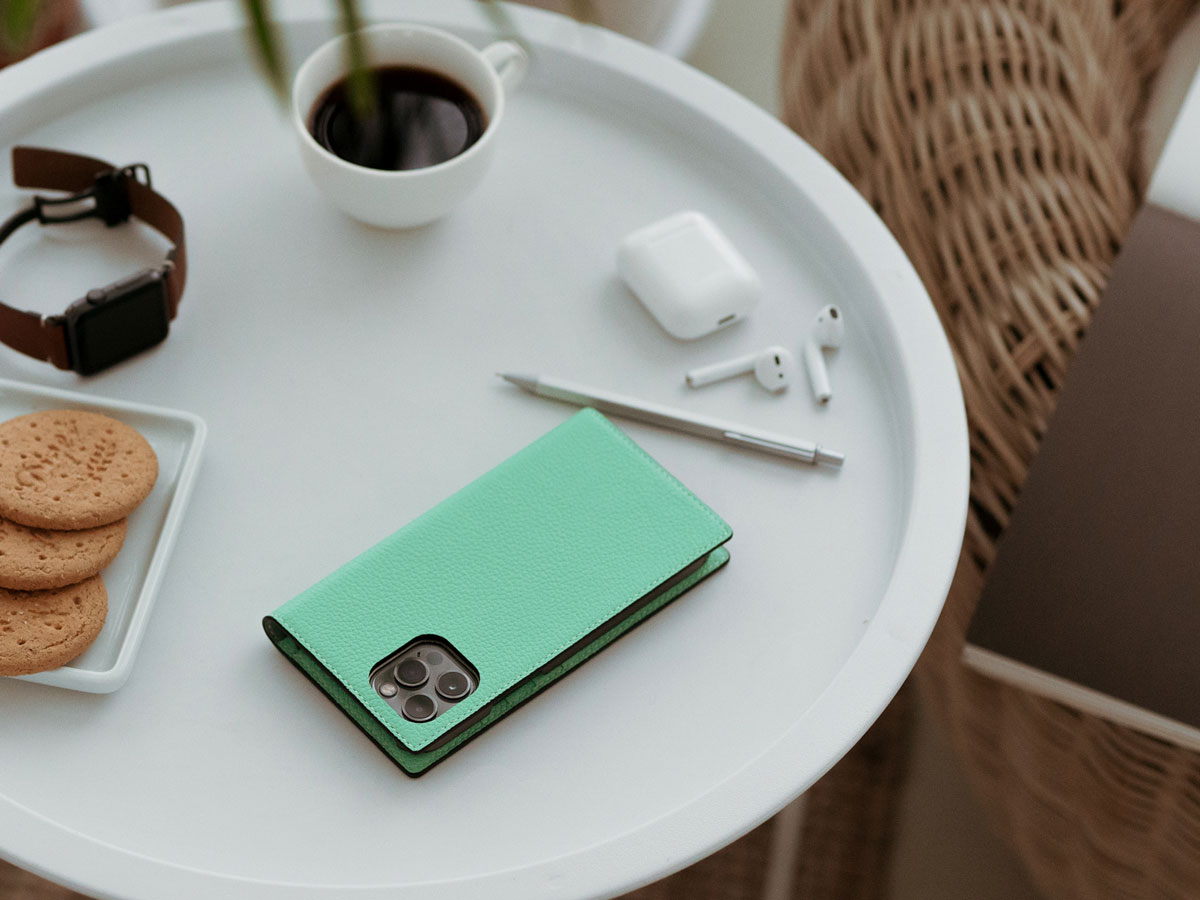 SLG Design D8 Folio Leer Teal - iPhone 13 hoesje