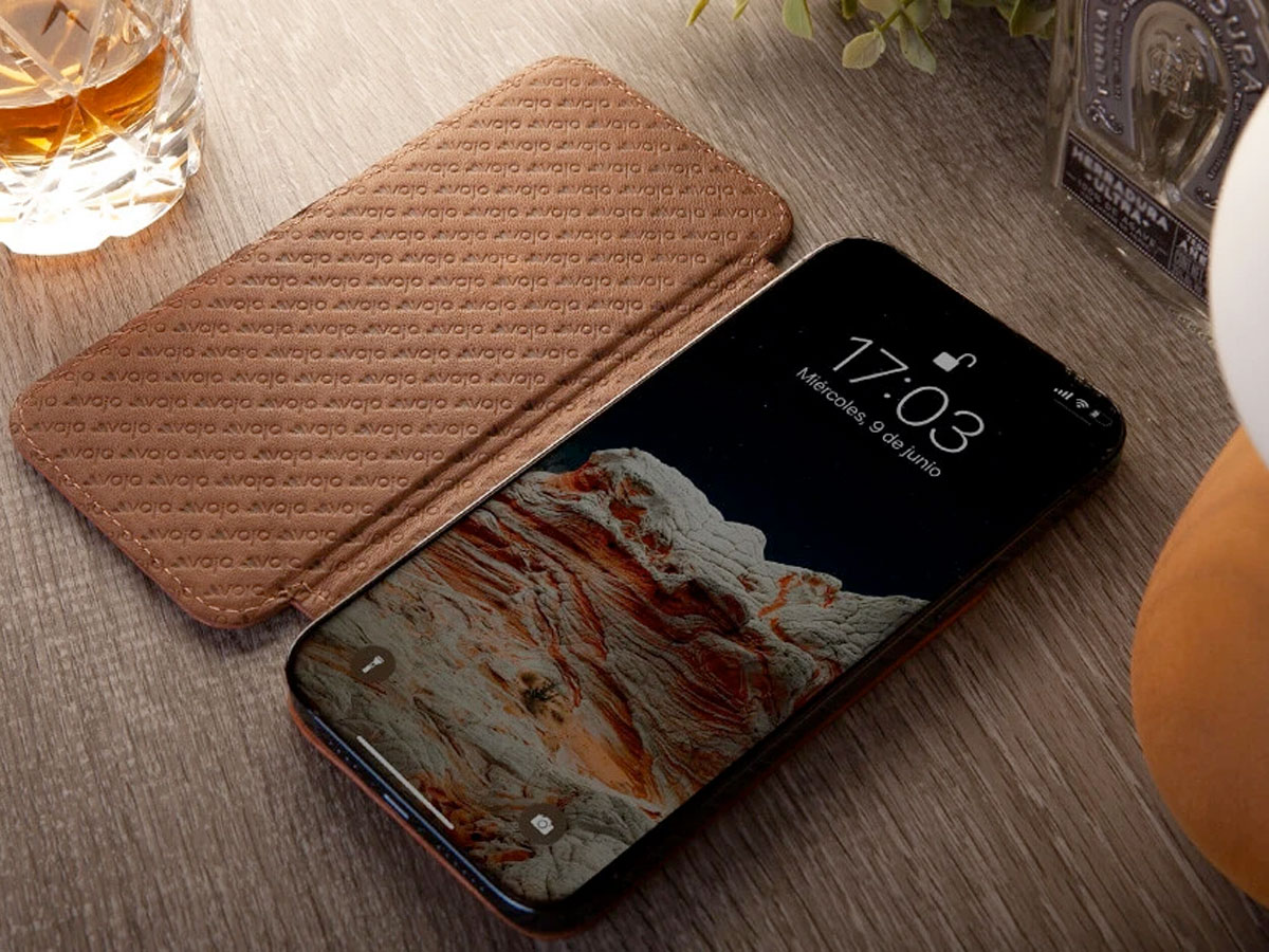 Vaja Nuova Pelle MagSafe Leather Case Zwart - iPhone 13 Hoesje