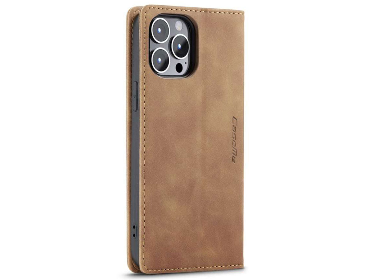 CaseMania Vintage Slim Bookcase Tan - iPhone 13 Pro hoesje