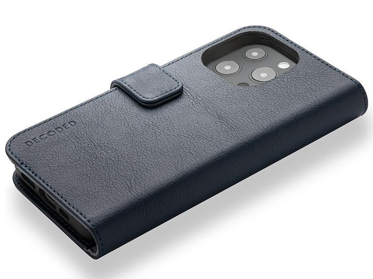 Decoded Detachable Wallet Case Blauw - iPhone 13 Pro hoesje