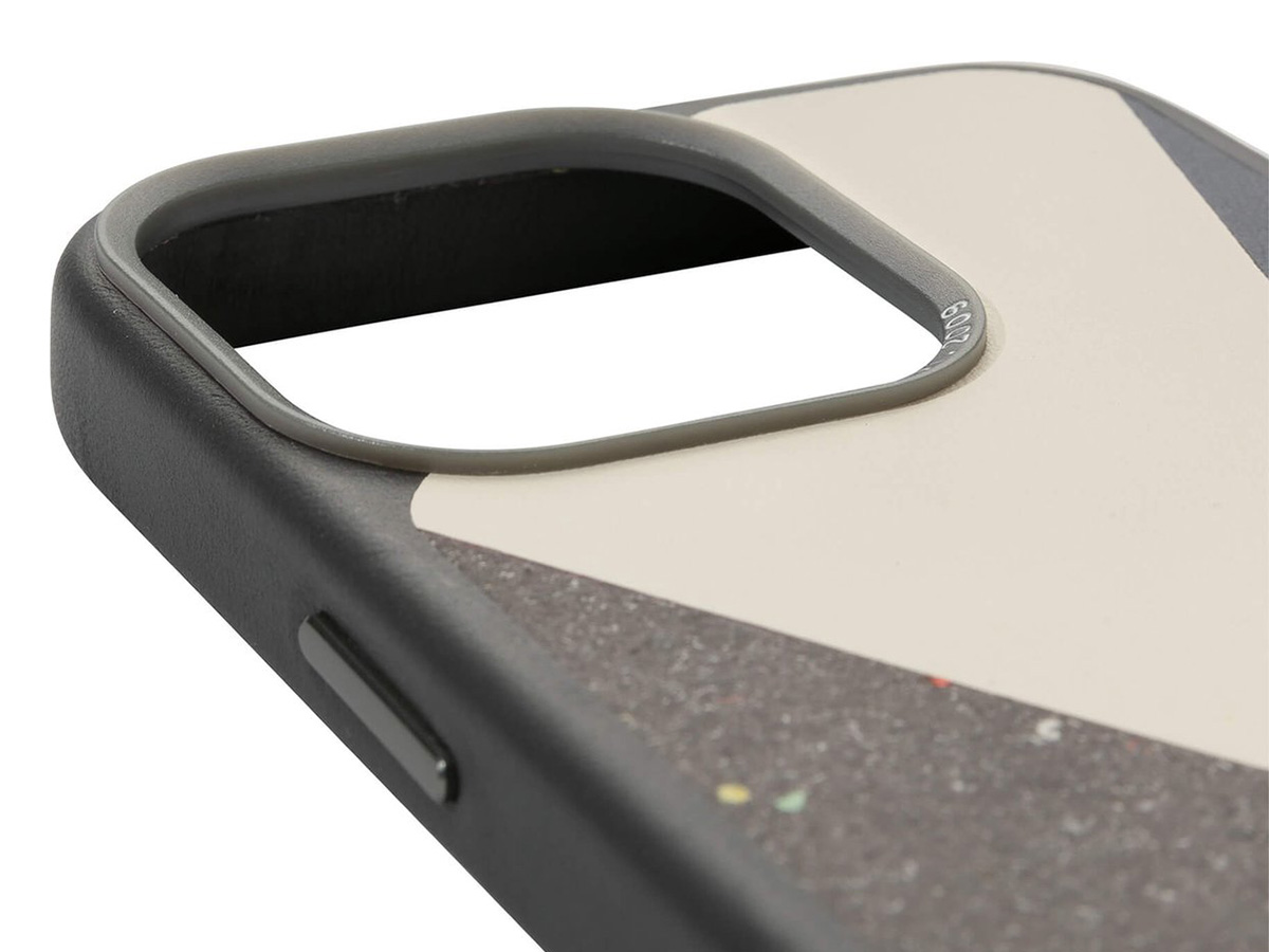 Decoded Nike Grind MagSafe Case - iPhone 1 Pro3 hoesje