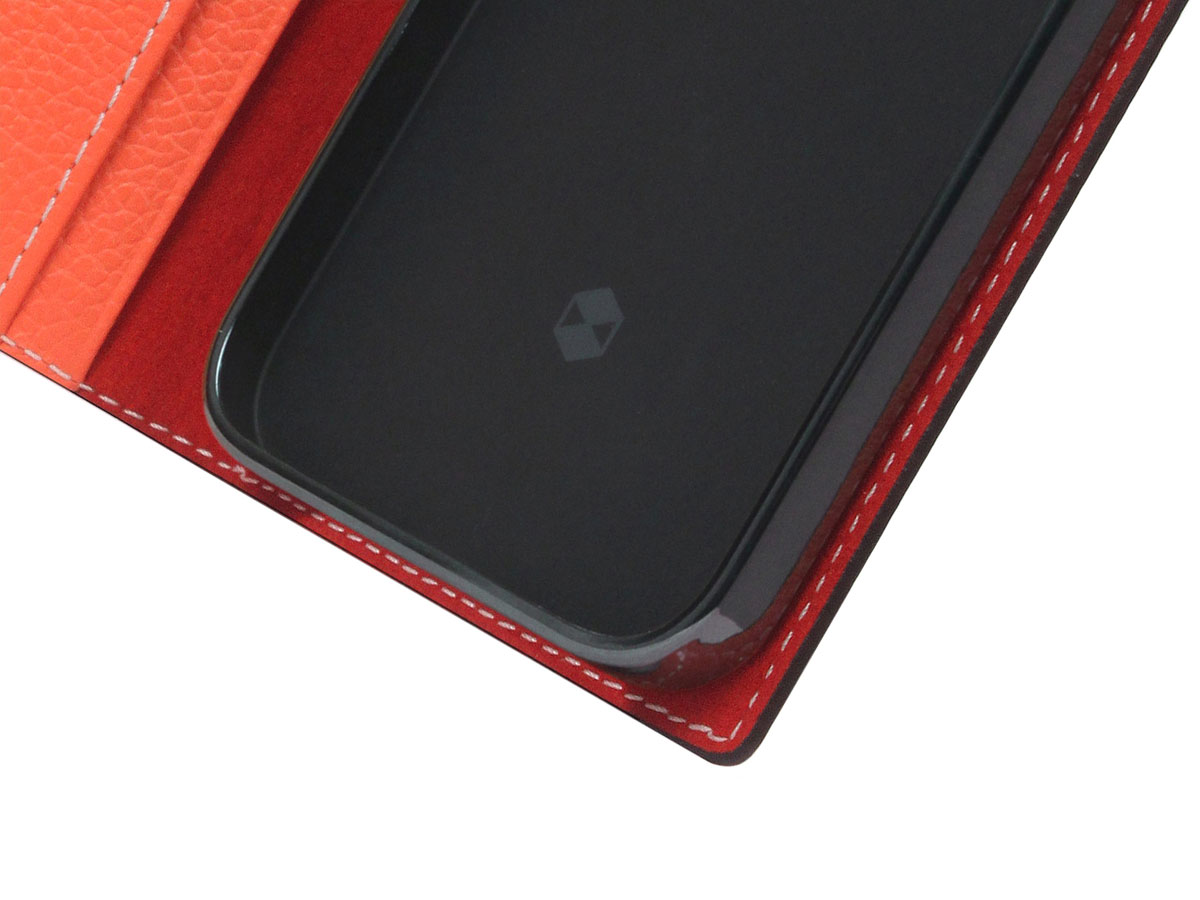 SLG Design D8 Folio Leer Coral - iPhone 13 Pro hoesje