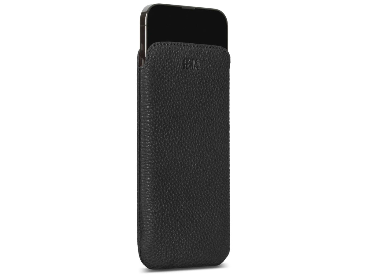 Sena Ultraslim Sleeve Zwart Leer - iPhone 13 Pro Max hoesje