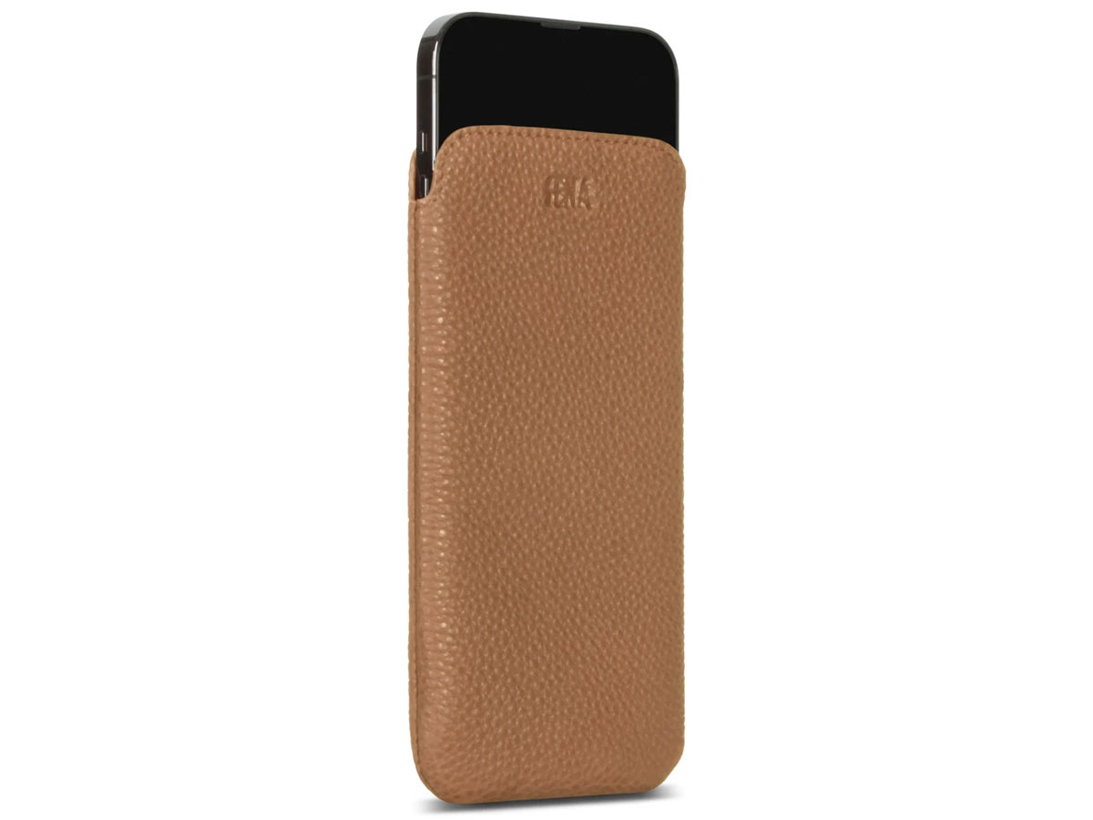 Sena Ultraslim Sleeve Bruin Leer - iPhone 13 Pro Max hoesje