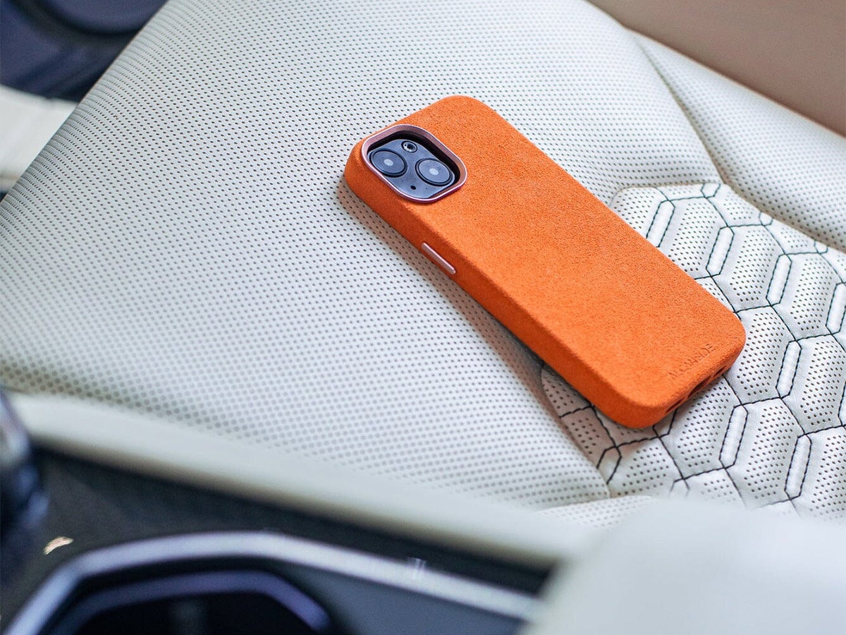 Alcanside Alcantara MagSafe Case Oranje - iPhone 15 hoesje