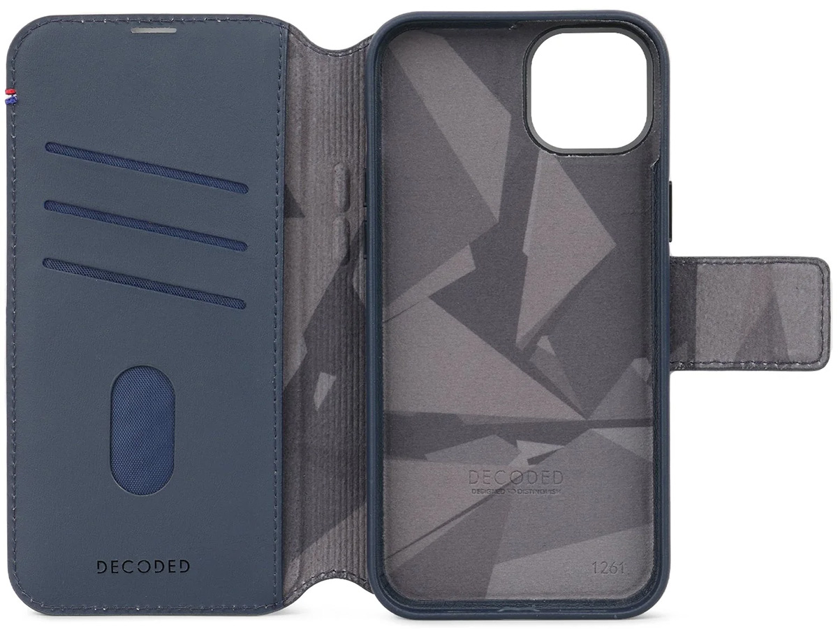 Decoded Leather Detachable Wallet Case True Navy - iPhone 15 hoesje