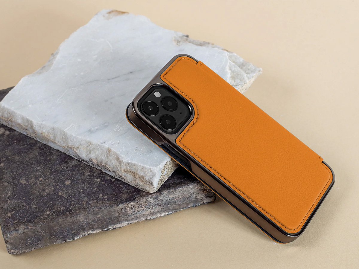 Greenwich Blake MagSafe Leather Folio Arancia Orange - iPhone 15 Hoesje