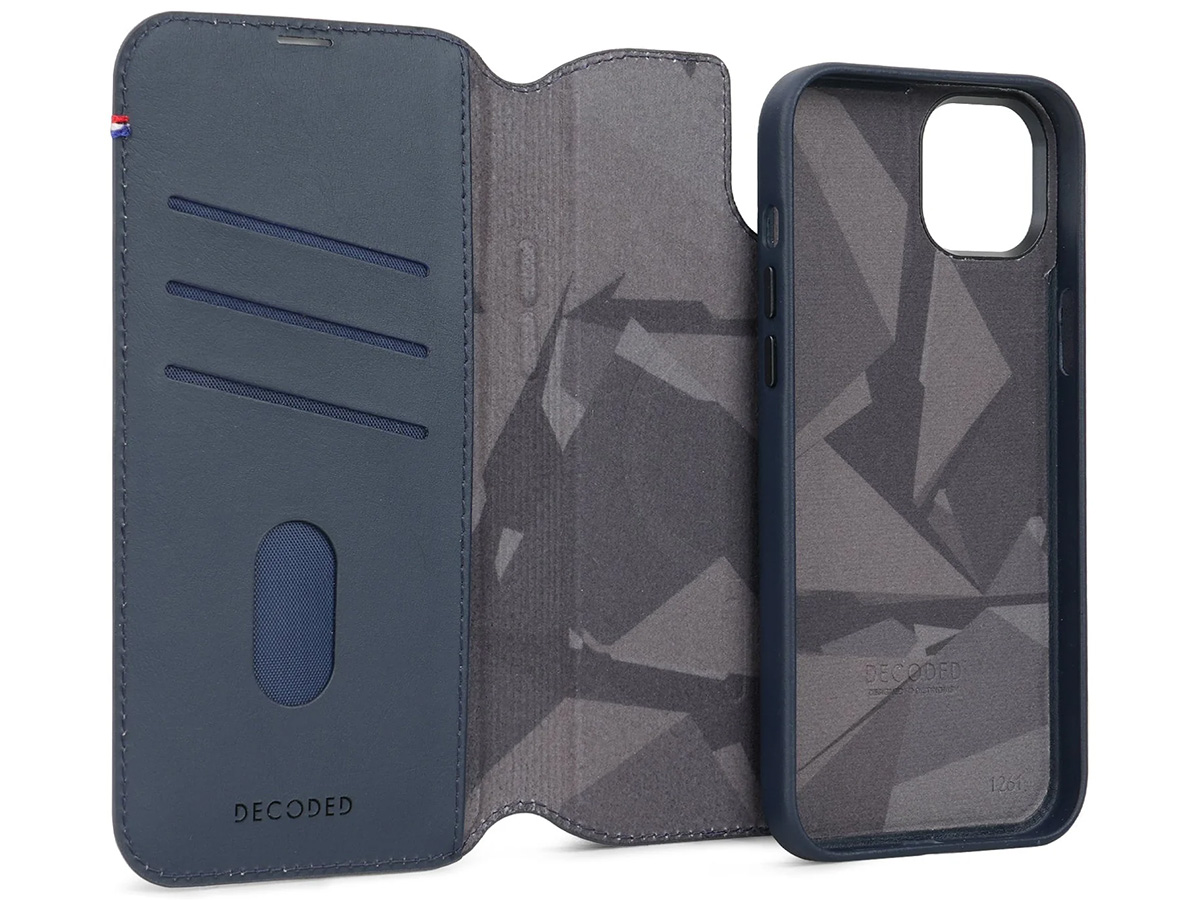 Decoded Leather Detachable Wallet Case True Navy - iPhone 15 Plus hoesje