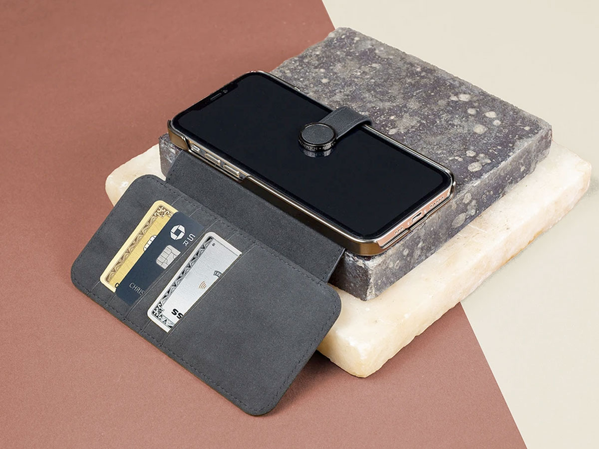 Greenwich Oxford MagSafe Folio Beluga Black - iPhone 15 Pro Hoesje