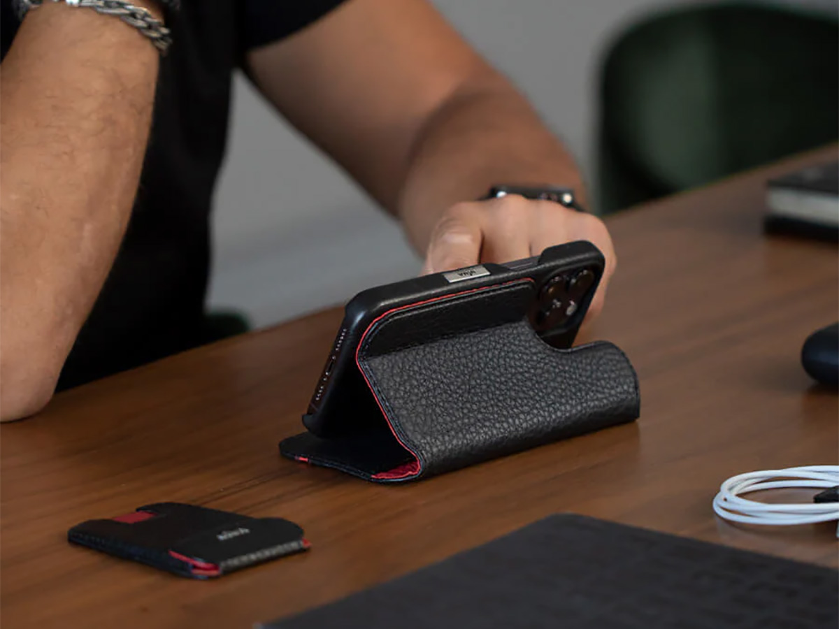 Vaja V-Mag Wallet Wrap Rood - iPhone 15 Pro Omslag met Pashouder