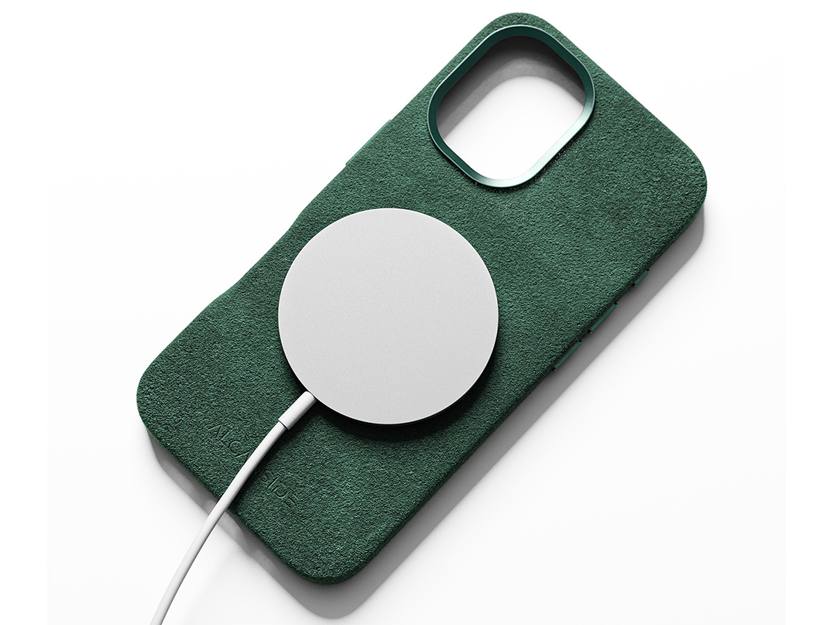 Alcanside Alcantara iPhone 17 hoesje MagSafe Case - Midnight Green