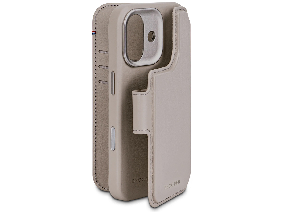Decoded Leather Detachable Wallet Case Beige - iPhone 17 hoesje