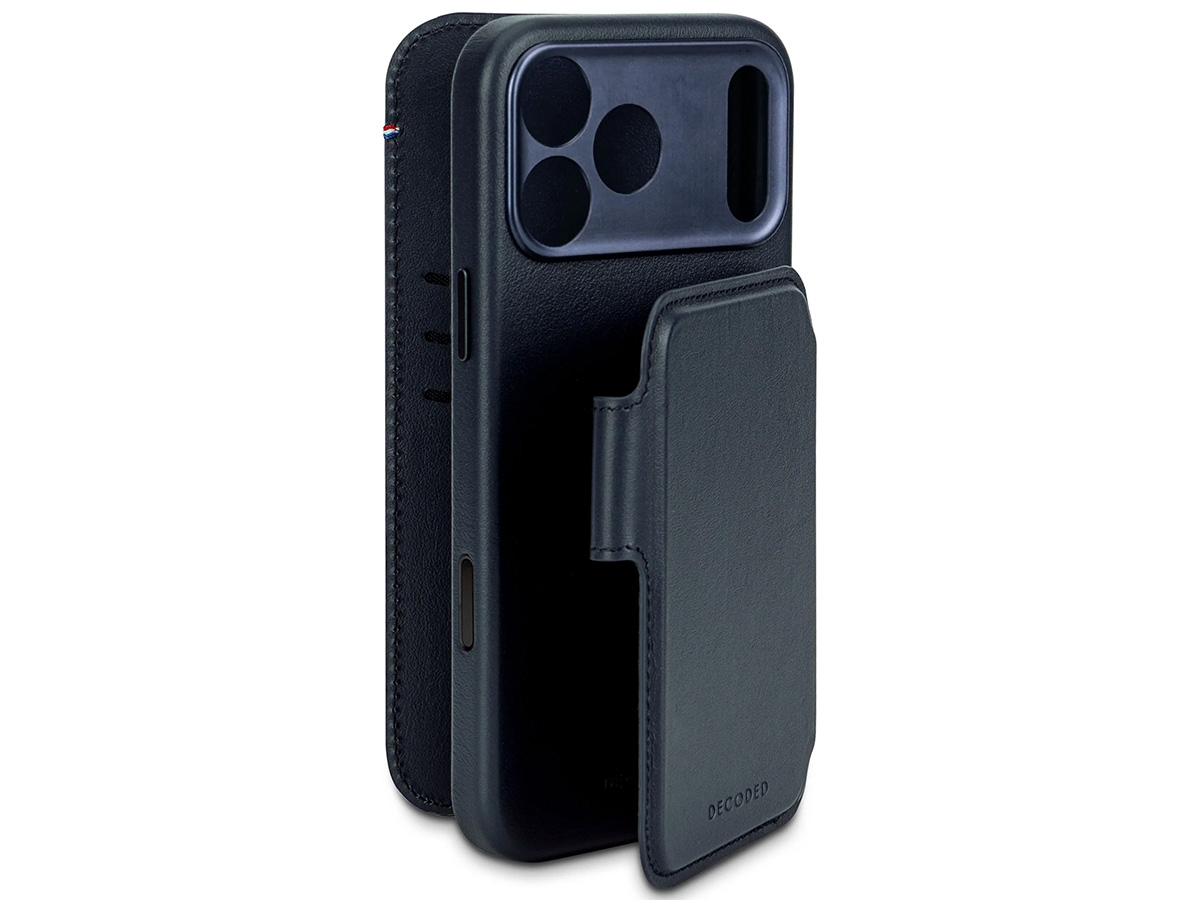 Decoded Leather Detachable Wallet Case Blauw - iPhone 17 Pro hoesje