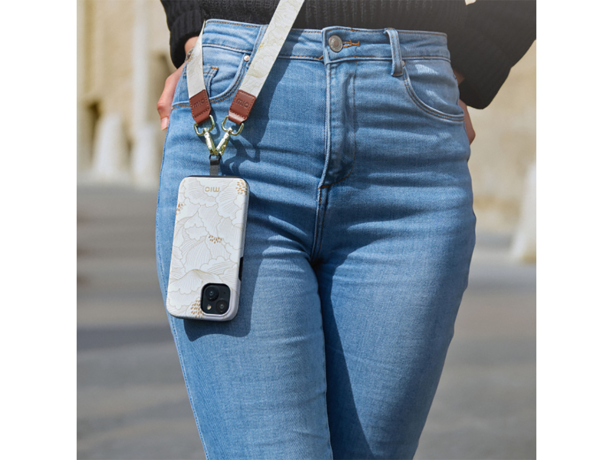 MIO White Roses Magsafe Case - iPhone 17 Pro Hoesje