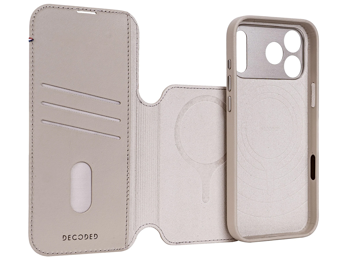 Decoded Leather Detachable Wallet Case Beige - iPhone 17 Pro Max hoesje