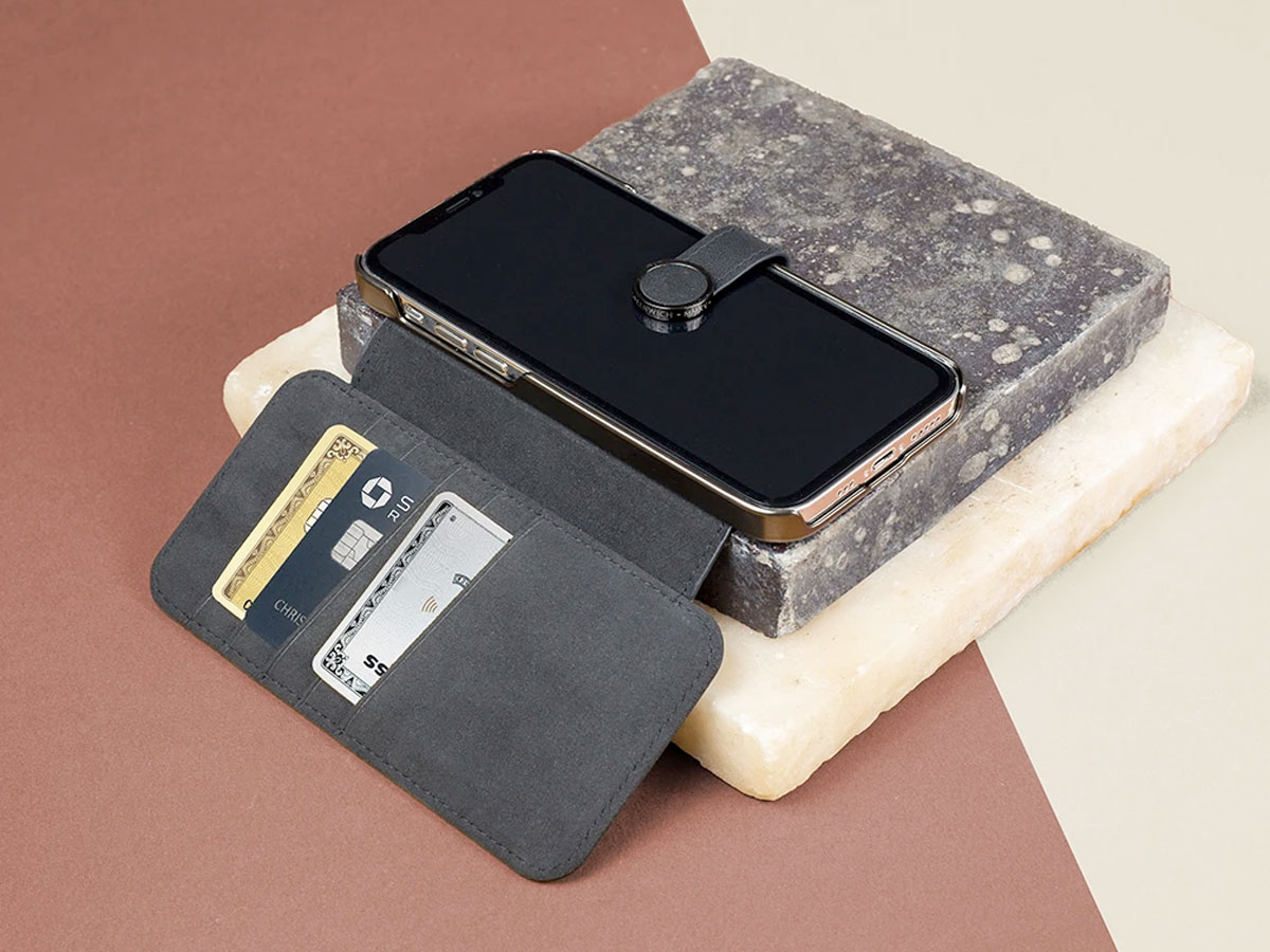 Greenwich Oxford Leather Folio Beluga Black - iPhone 17 Pro Max Hoesje