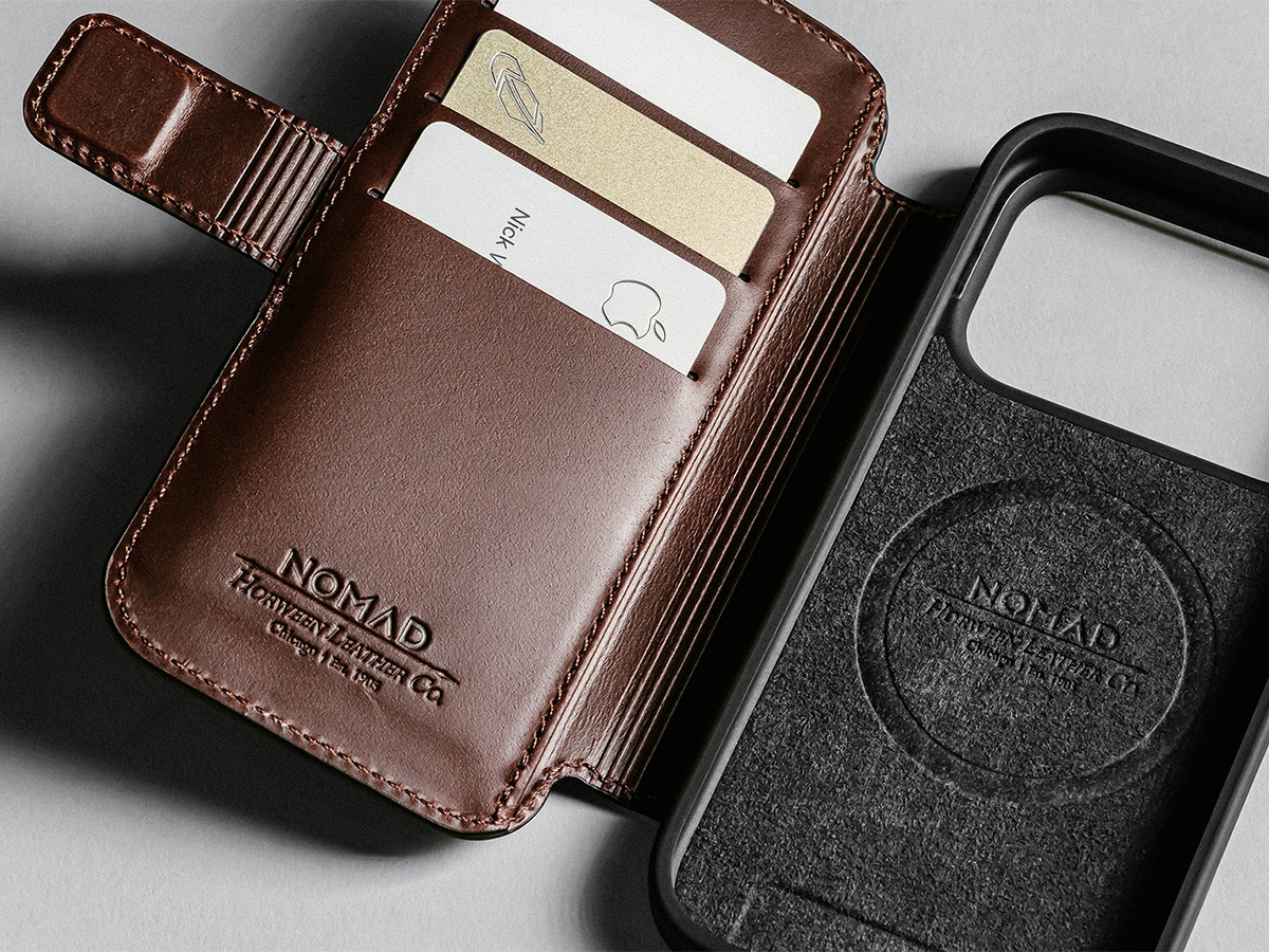 Nomad Horween Modern Leather Folio Bruin - iPhone 17 Pro Max hoesje