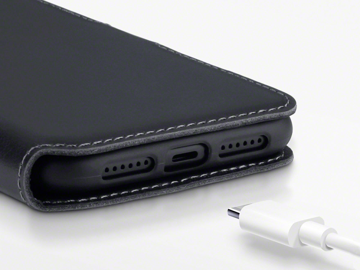 CaseBoutique Leather Case Zwart Leer - iPhone 11 hoesje