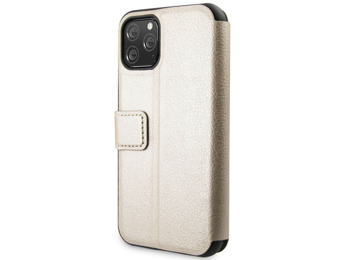 Guess Iridescent Bookcase Goud - iPhone 11 Pro hoesje