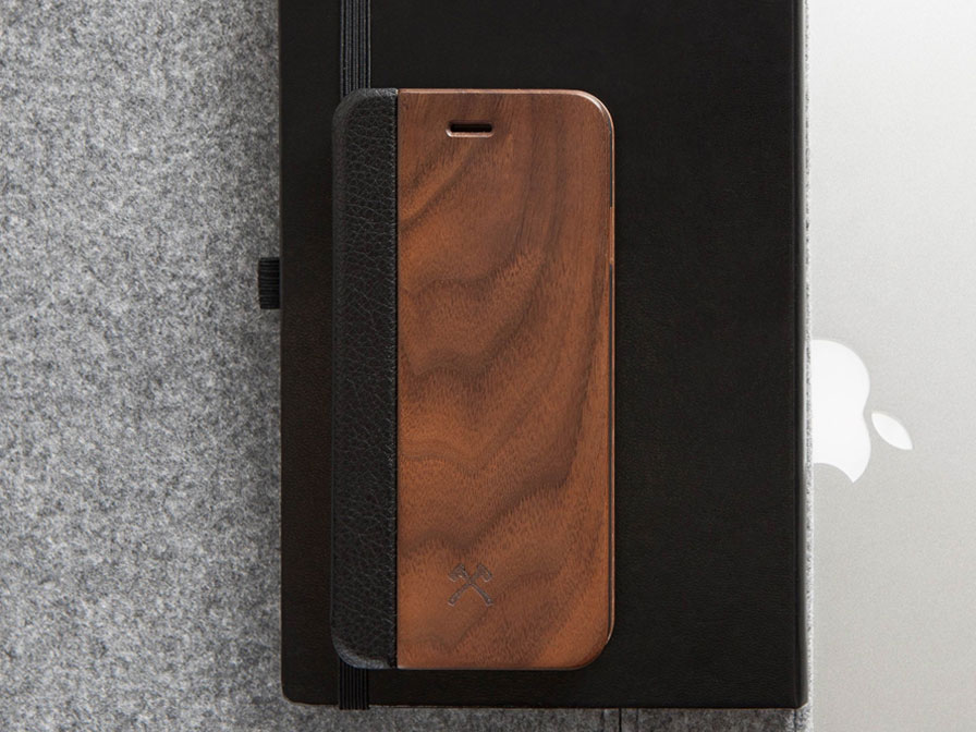 Woodcessories EcoFlip - Houten iPhone 8+/7+ hoesje