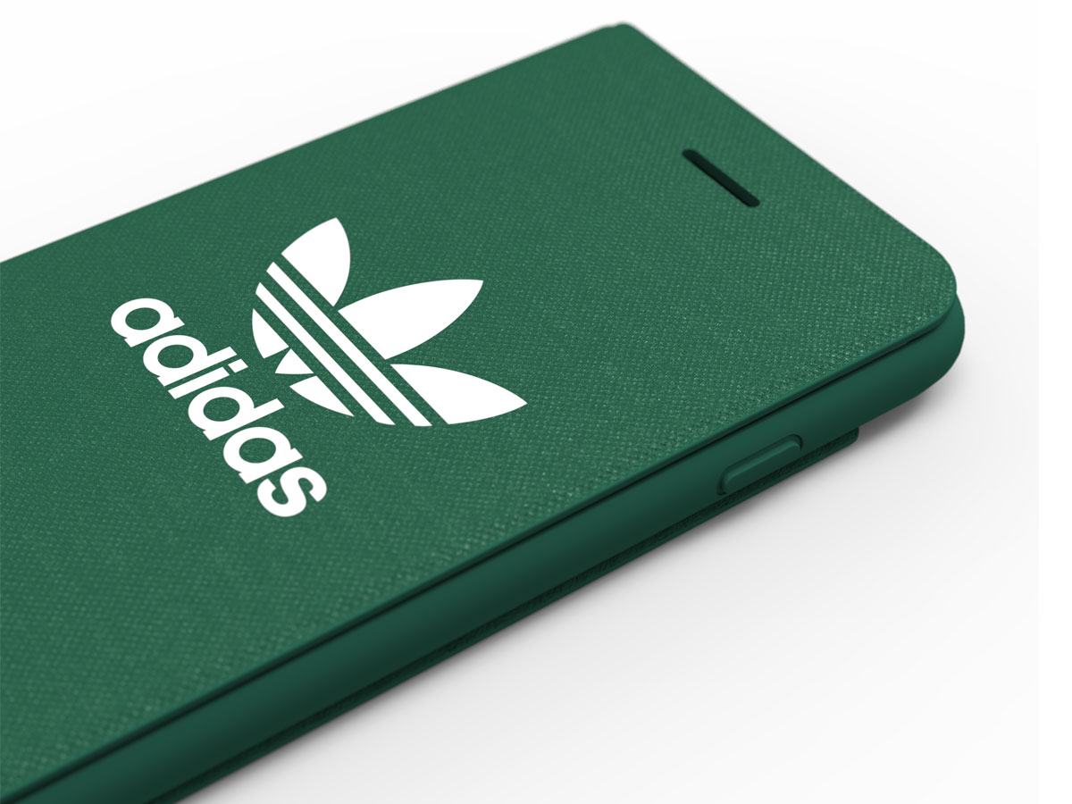 adidas ADICOLOR Booklet Groen - iPhone SE 2020 / 8 / 7 / 6(s) hoesje