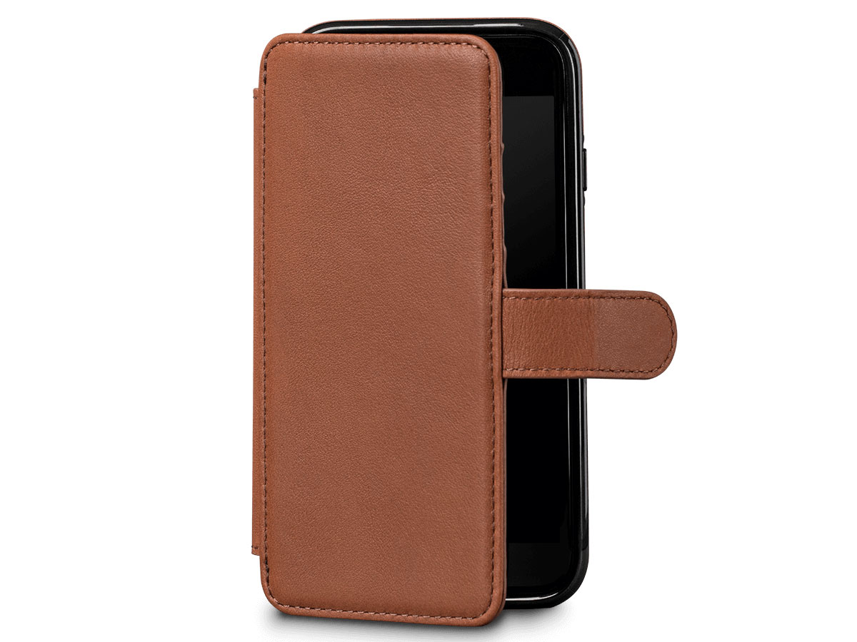 Sena Classic WalletBook Tan - Leren iPhone SE / 8 / 7 hoesje
