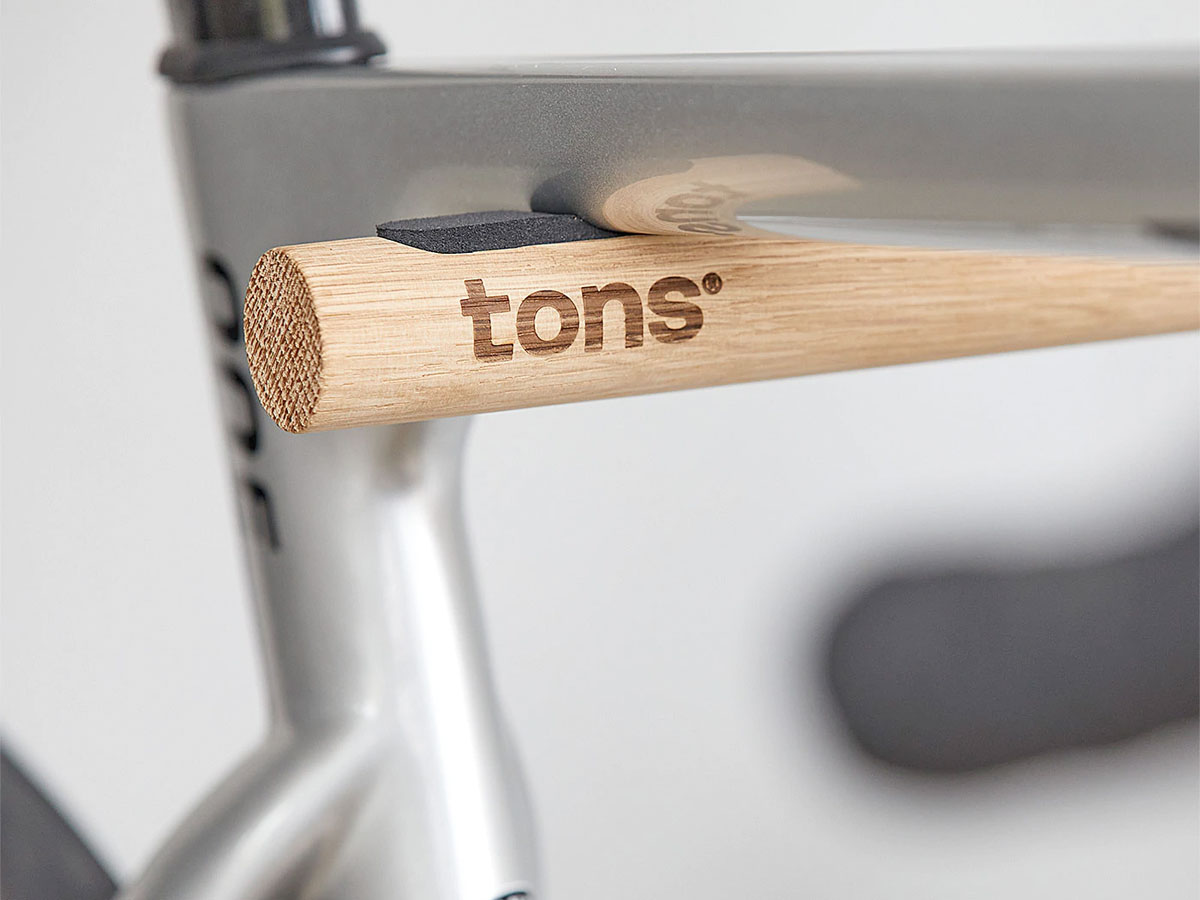 Tons Bike Wall Mount Smoked Oak - Houten Fiets Ophangsysteem