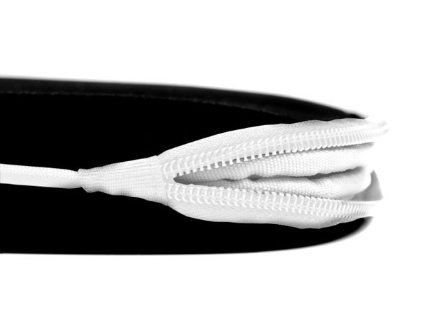 be.ez La Robe Black & White Sleeve - MacBook Air & Pro Retina 13 inch