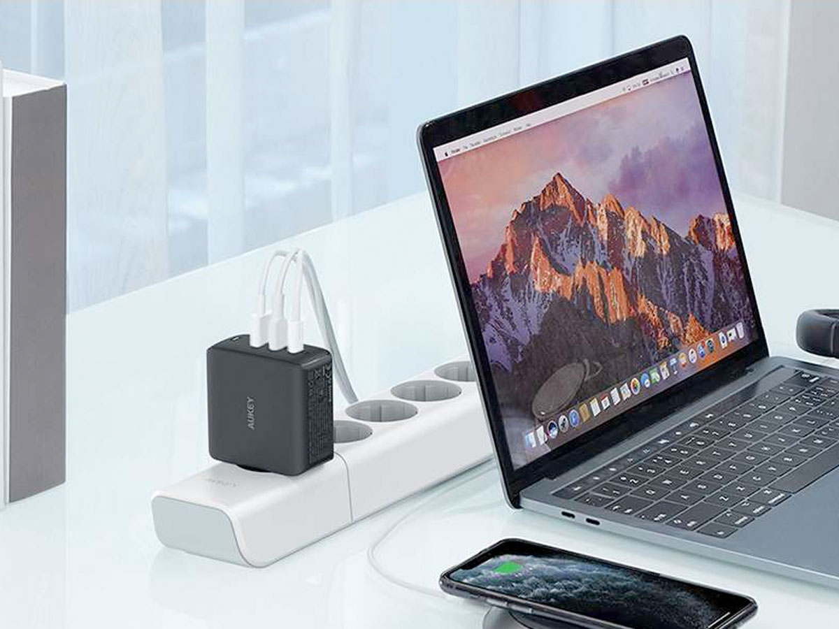 Aukey PA-B6S Dual USB-C + USB Oplader (90W)