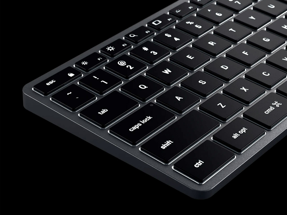 Satechi Slim W3 Wired Backlit Keyboard - QWERTY