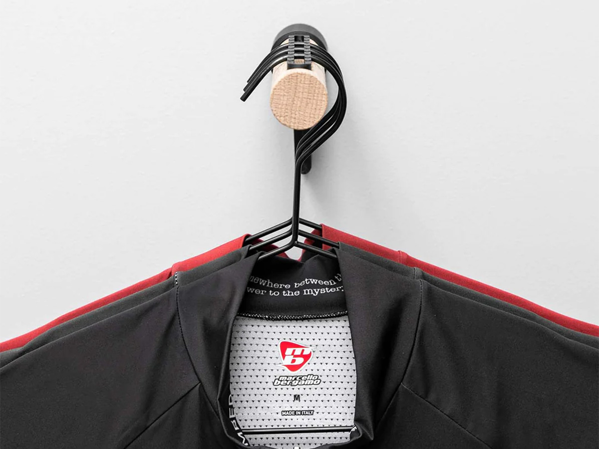 Tons Cycling Jersey Hanger voor Fietsshirt Wielershirt - Smoked Oak