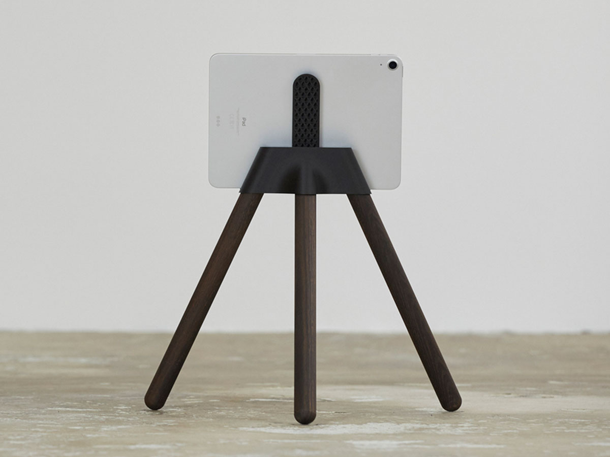 Tons iPad Core Stand Smoked Oak - Tablet Stand voor Fitness Apps