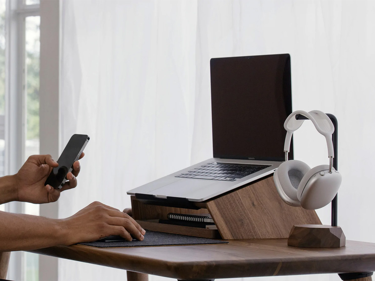 Oakywood Headphone Stand Walnut - Houten Koptelefoon Standaard