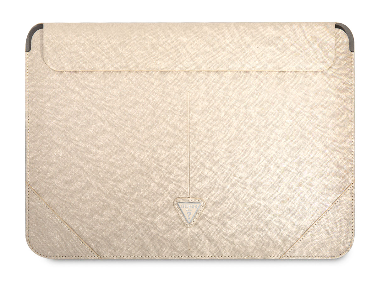 Guess Saffiano Triangle Sleeve Goud - MacBook Pro 16