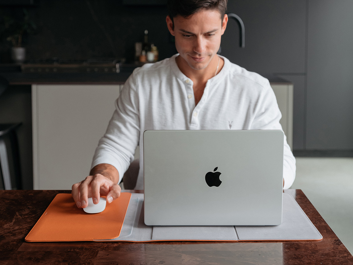 Orbitkey Hybrid Laptop Sleeve 14 inch Hoes met Deskmat - Terracotta